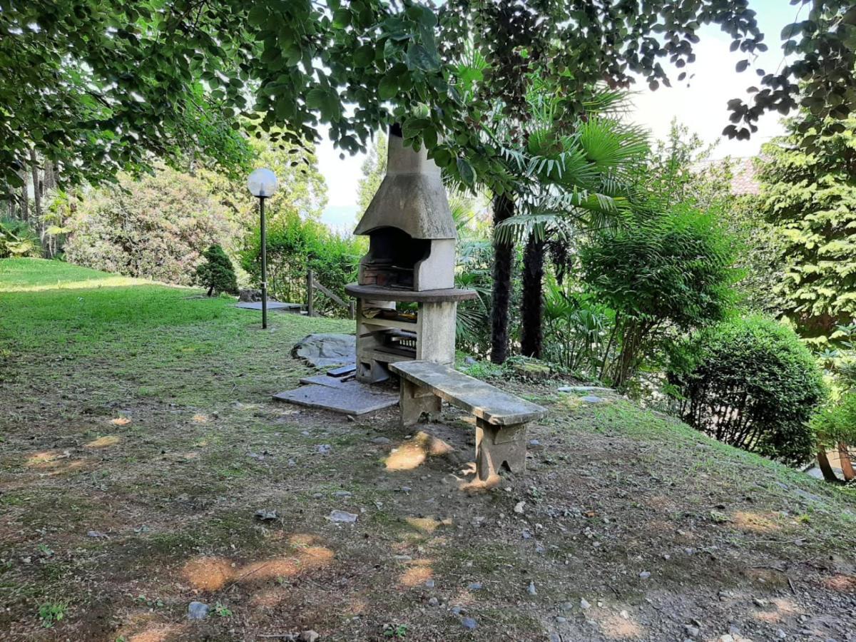 Appartamento GIOIOSA 1 con ampio terrazzo e vista Lago Belgirate Esterno foto