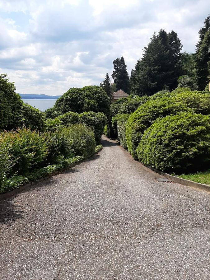Appartamento GIOIOSA 1 con ampio terrazzo e vista Lago Belgirate Esterno foto