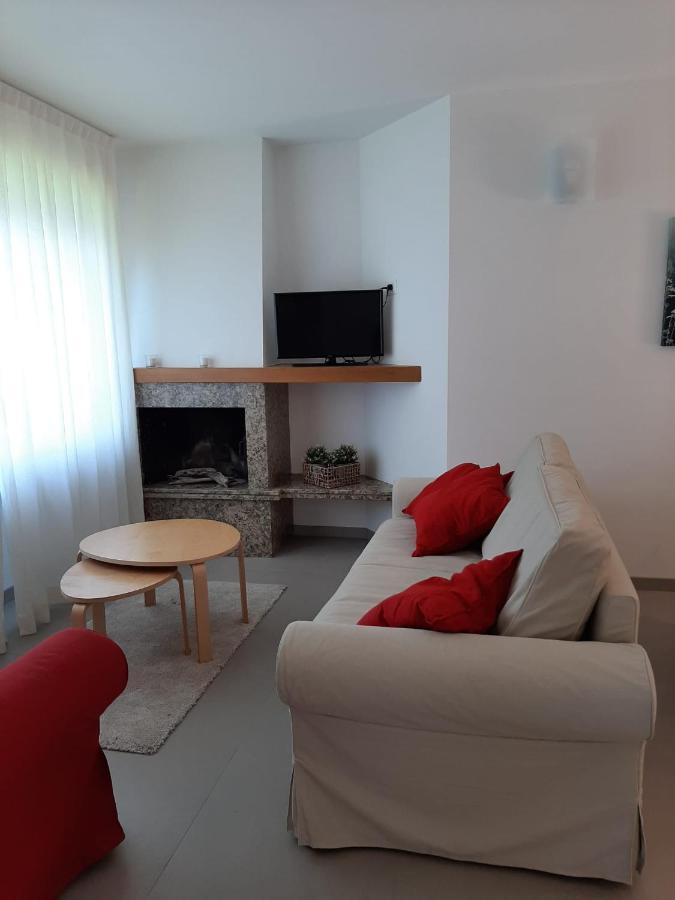 Appartamento GIOIOSA 1 con ampio terrazzo e vista Lago Belgirate Esterno foto
