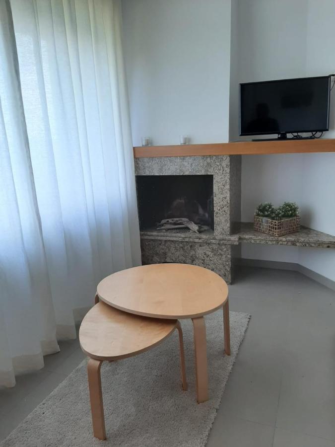 Appartamento GIOIOSA 1 con ampio terrazzo e vista Lago Belgirate Esterno foto