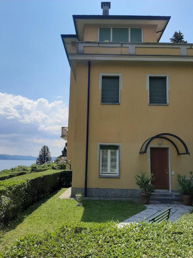 Appartamento GIOIOSA 1 con ampio terrazzo e vista Lago Belgirate Esterno foto