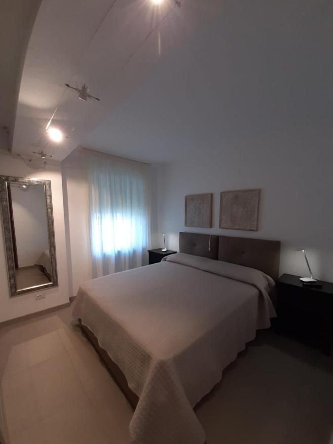 Appartamento GIOIOSA 1 con ampio terrazzo e vista Lago Belgirate Esterno foto