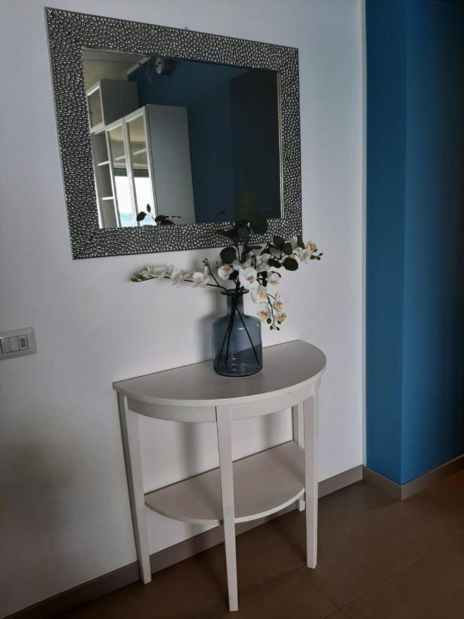 Appartamento GIOIOSA 1 con ampio terrazzo e vista Lago Belgirate Esterno foto